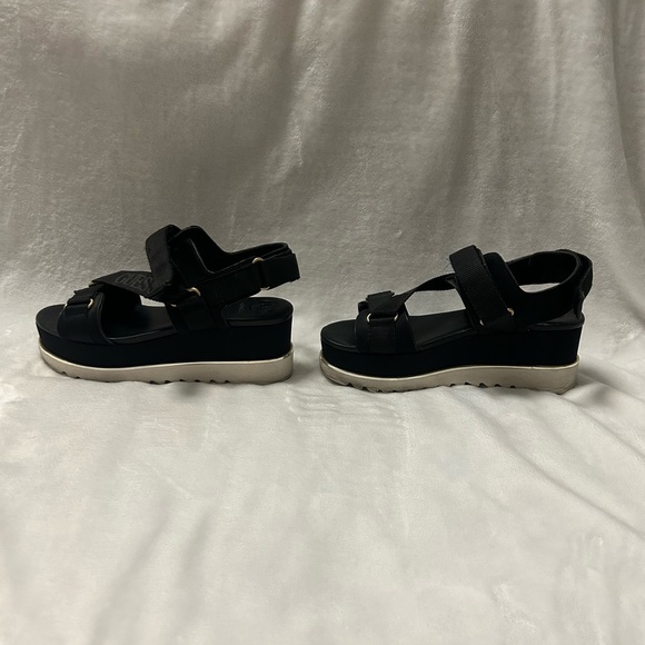 Women’s guess black & white strap platform sandals size 8 - Picture 7 of 7